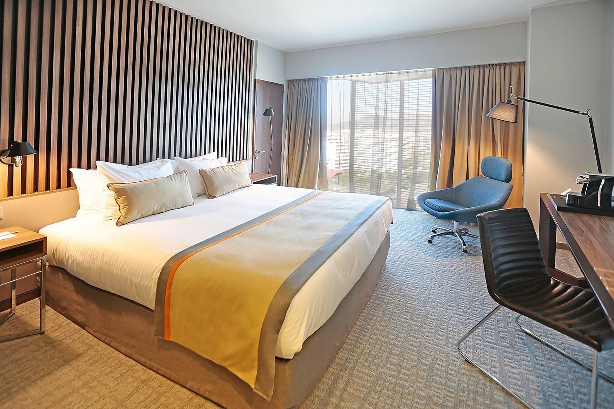 Doubletree By Hilton Santiago Kennedy, Chile Hotel Eksteriør billede